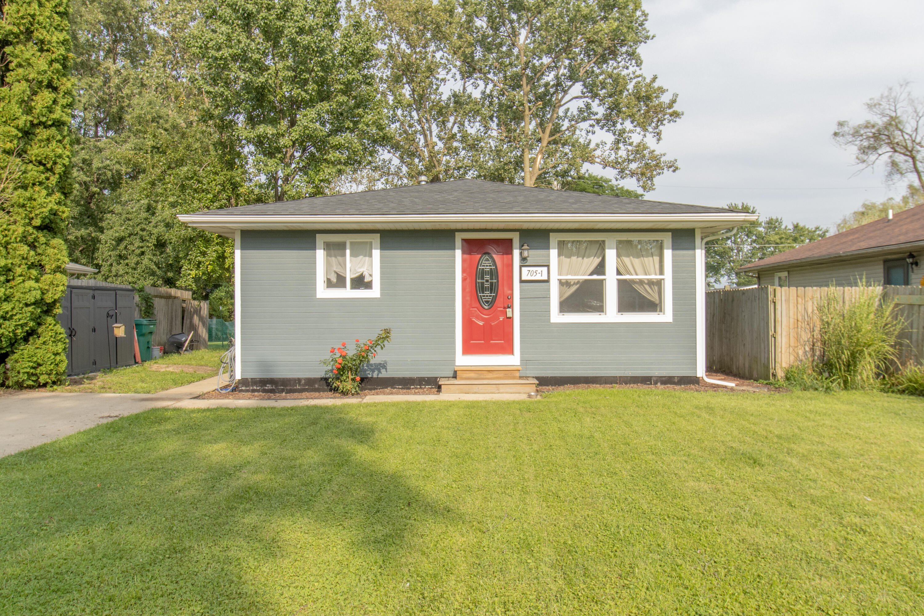 705 Fremont Road Valparaiso, IN 46385 - Photo 1 of 19 3000x1999