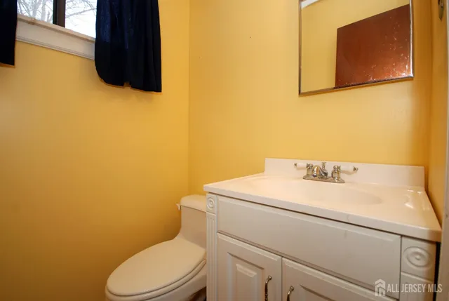 $699,000 | 4 Linden Lane, Plainsboro, NJ 08536