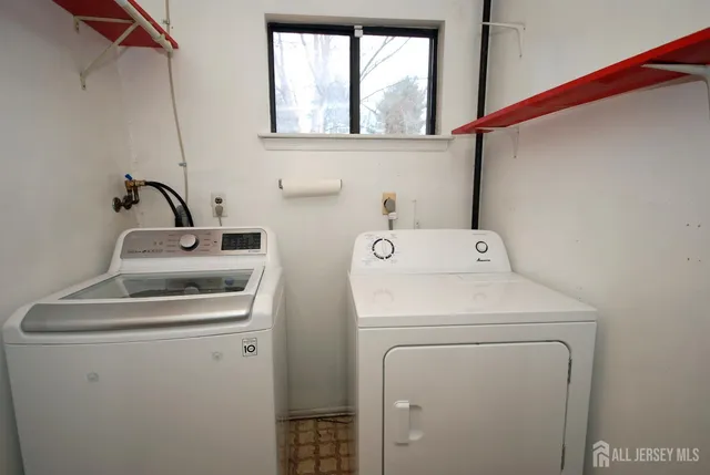 $699,000 | 4 Linden Lane, Plainsboro, NJ 08536