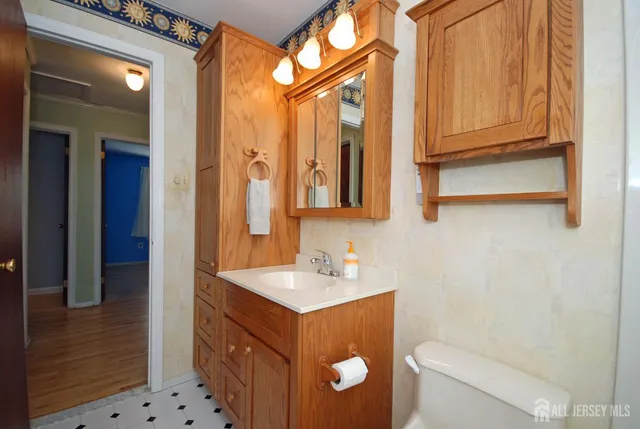 $699,000 | 4 Linden Lane, Plainsboro, NJ 08536