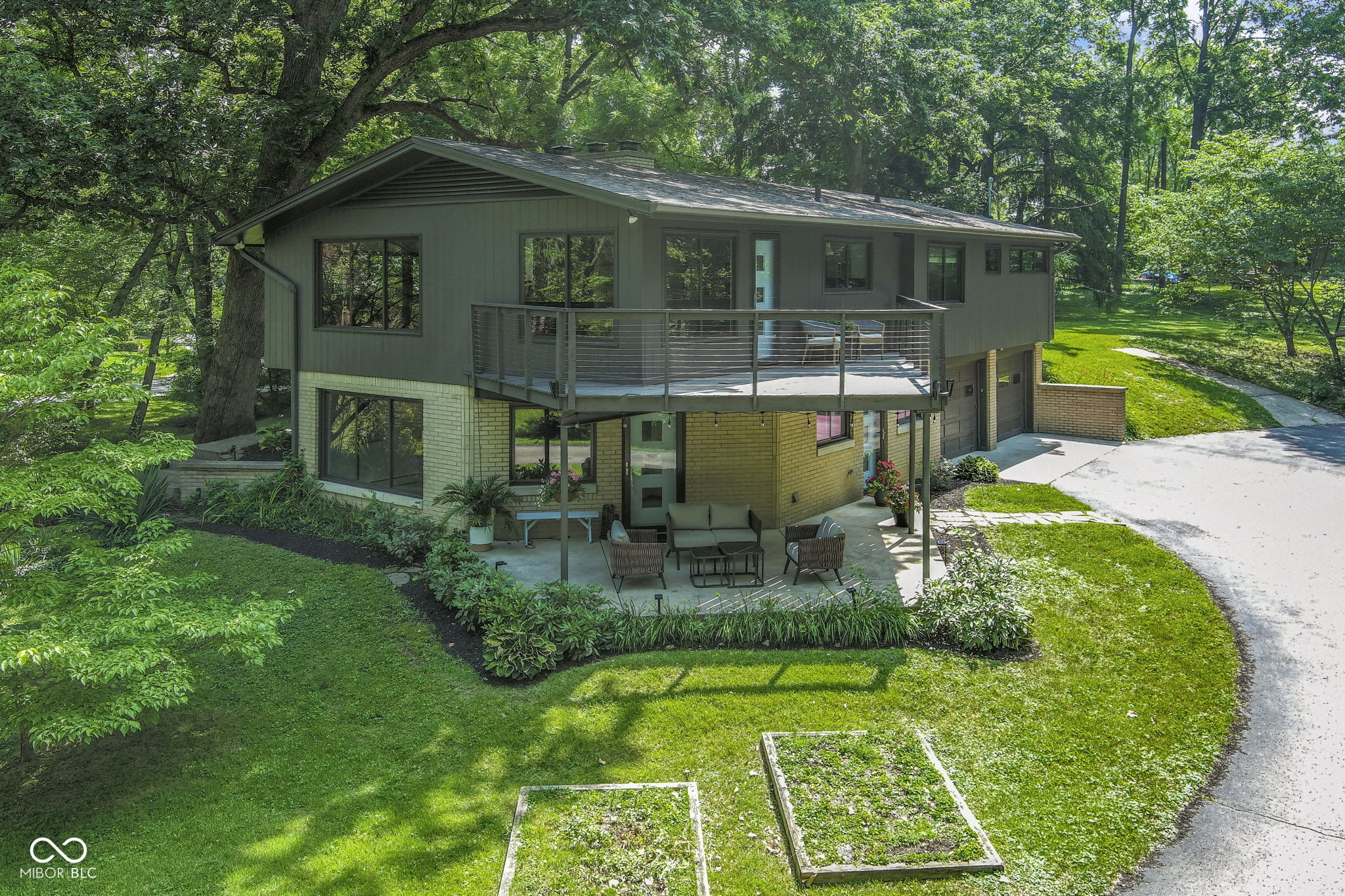 32 Circle Drive Carmel, IN 46032 - Photo 3 of 69