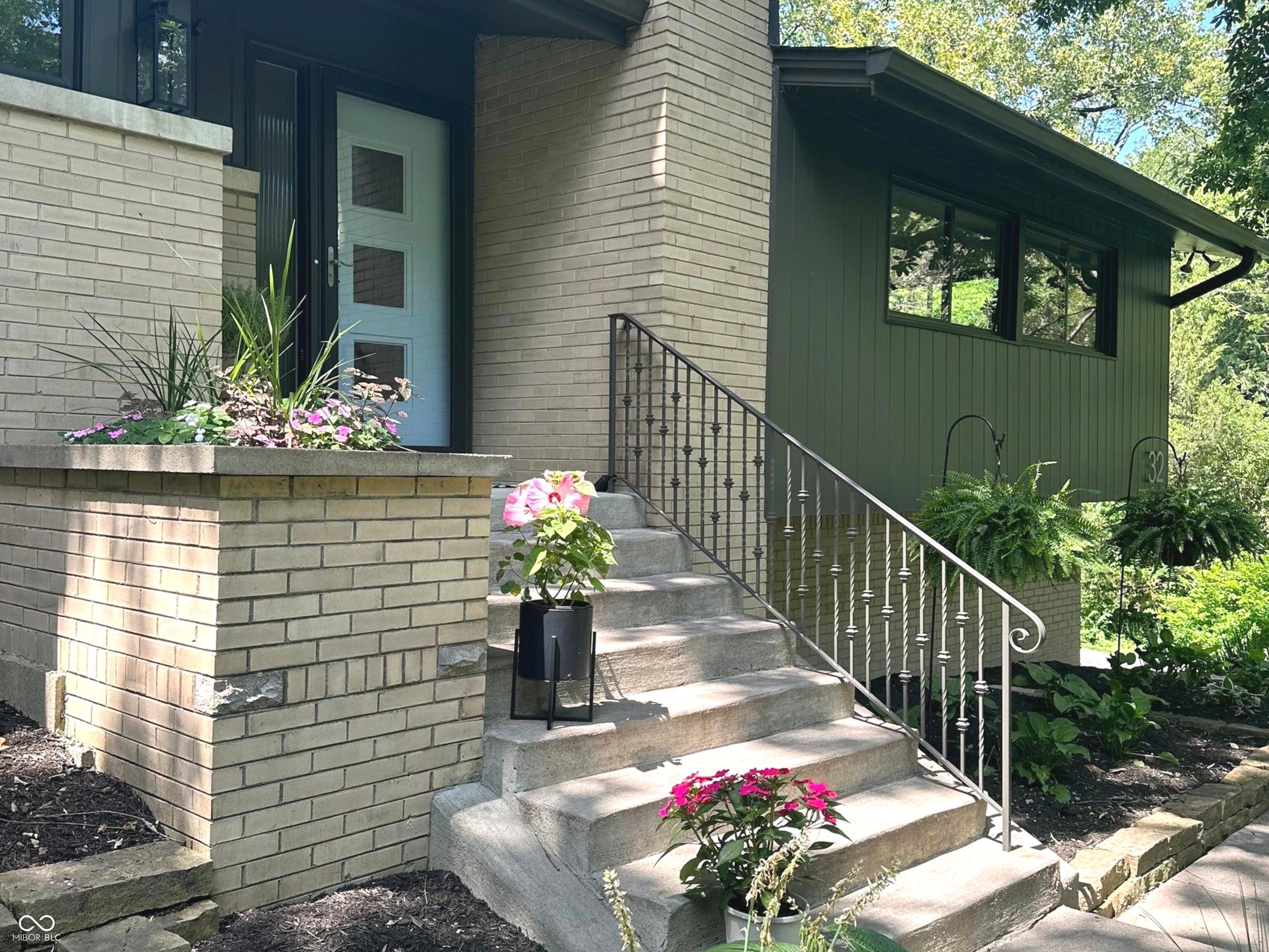 32 Circle Drive Carmel, IN 46032 - Photo 4 of 69