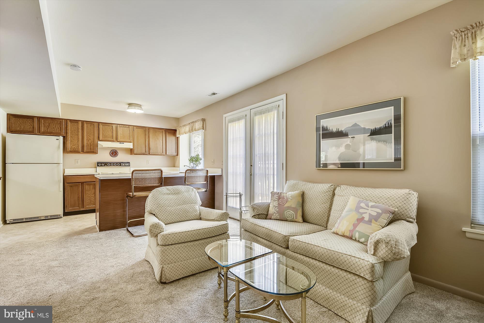 6334 Red Haven Road Columbia, MD 21045 - Photo 13 of 30 Family Room and Kitchen
