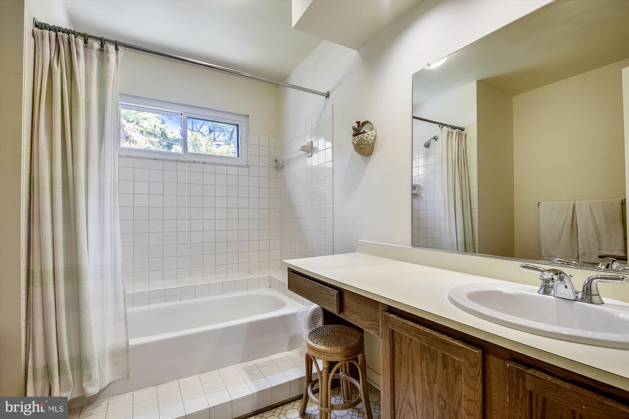 6334 Red Haven Road Columbia, MD 21045 - Photo 20 of 30 Master Bath
