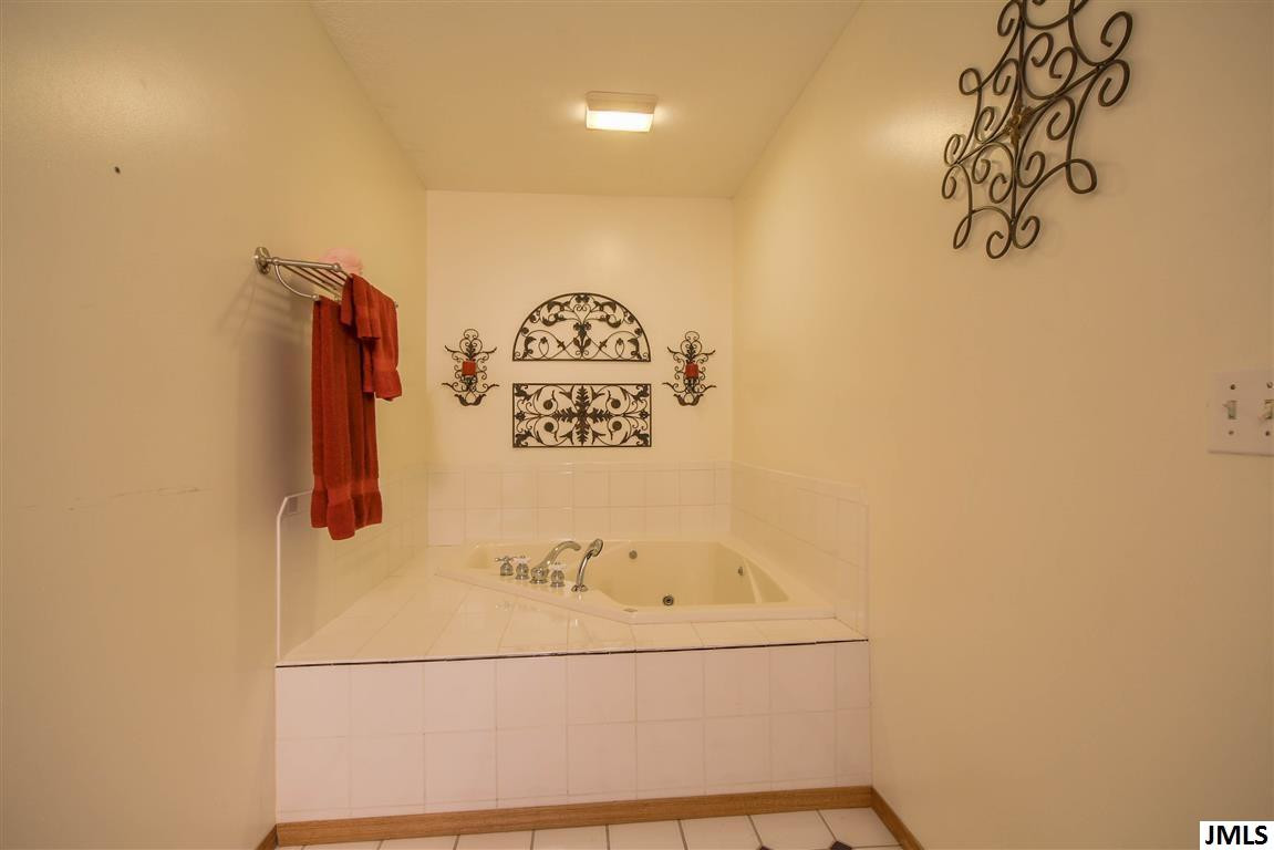 2450 West Kimmel Road Jackson, MI 49201 - Photo 21 of 30 Photo 21