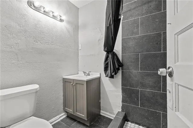 $378,000 | 3919-3921 Norledge Avenue, Kansas City, MO 64123