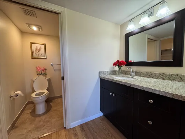 $279,000 | 6121 Balboa Circle, Unit 306, Boca Raton, FL 33433