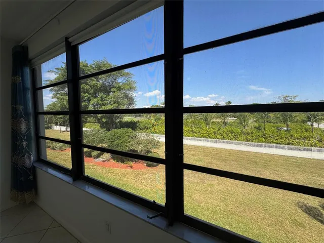 $279,000 | 6121 Balboa Circle, Unit 306, Boca Raton, FL 33433