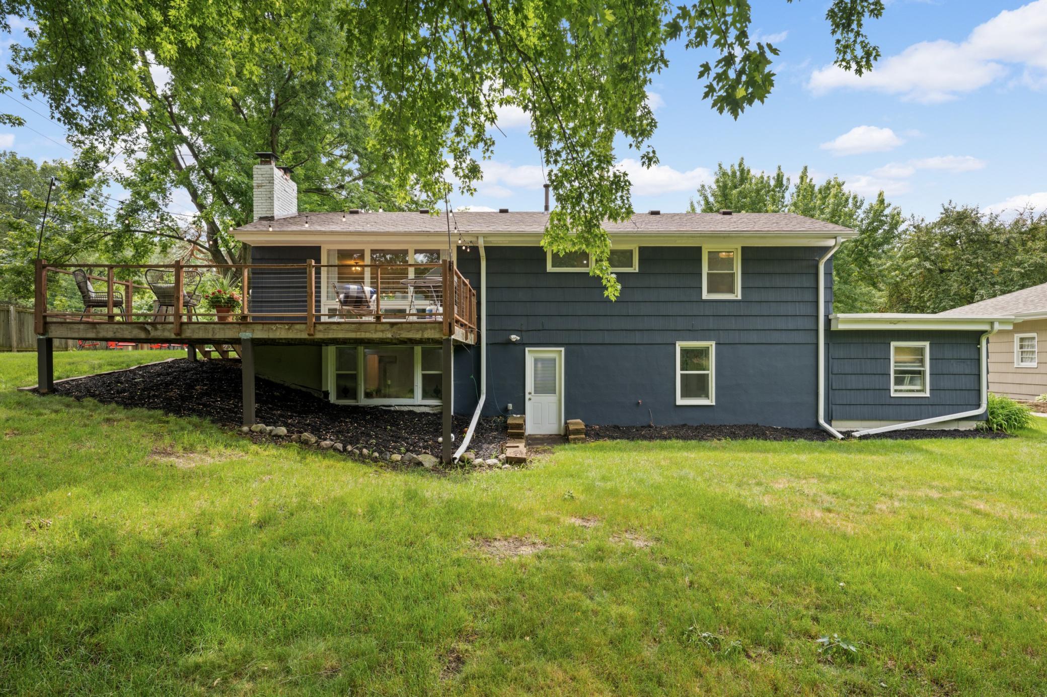 11200 Oakvale Road North Minnetonka, MN 55305 - Photo 27 of 37
