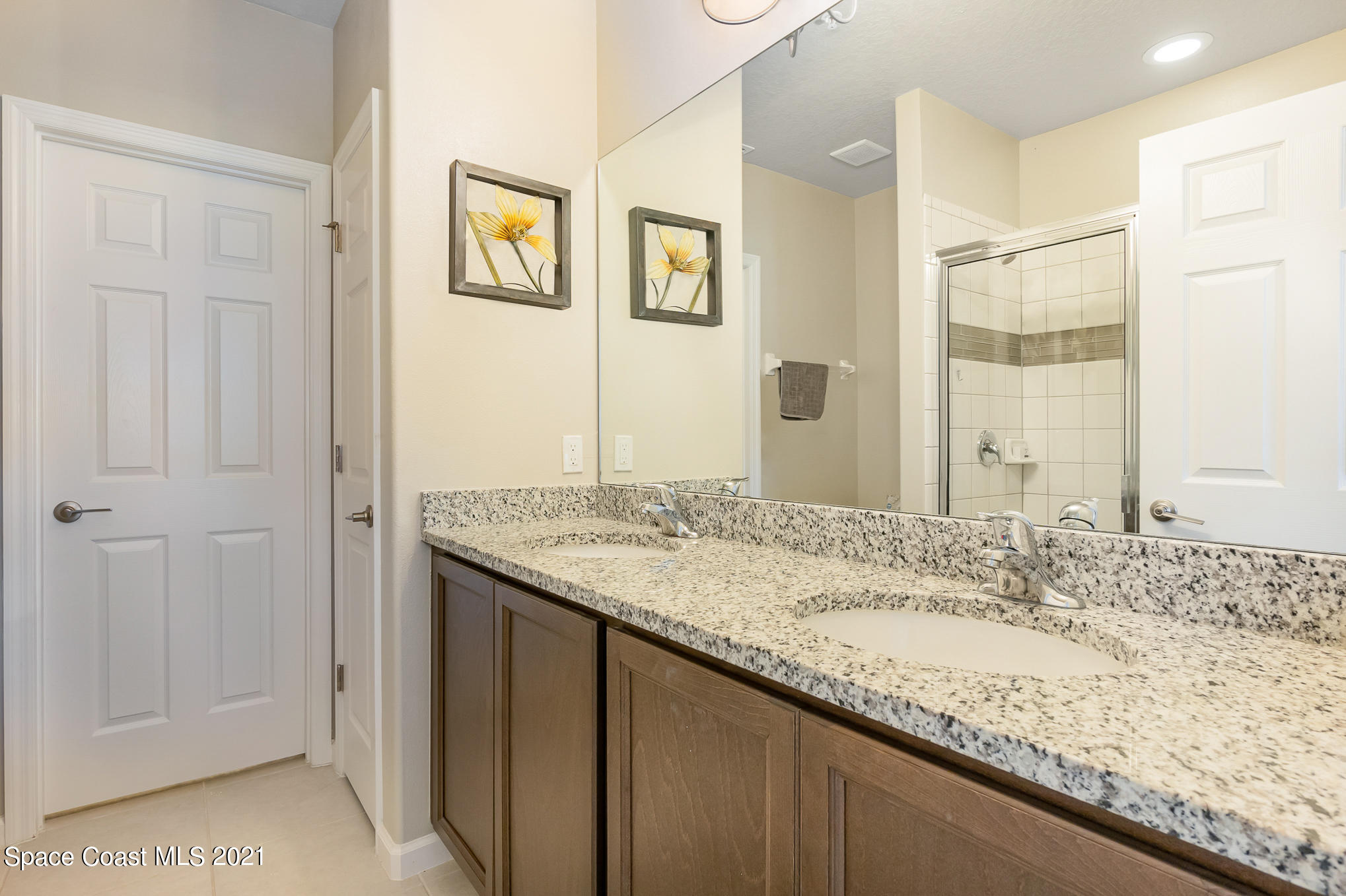 1420 Lara Circle, Unit 101 Rockledge, FL 32955 - Photo 16 of 28 Upstairs Master Bath