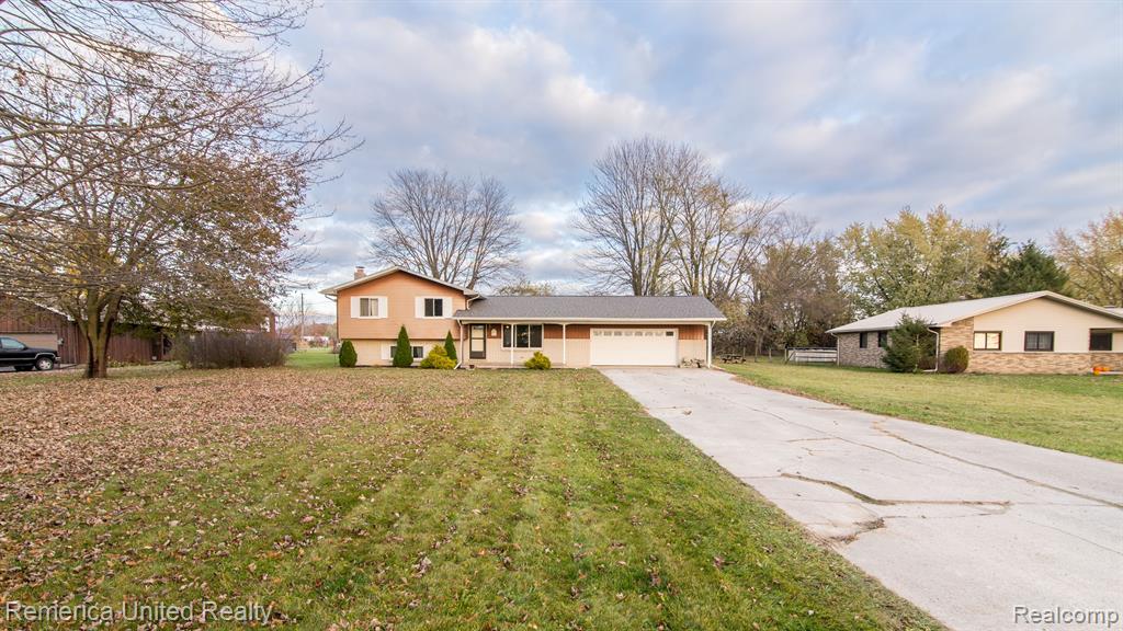 11978 Sweitzer Road Carleton, MI 48117 - Photo 2 of 31