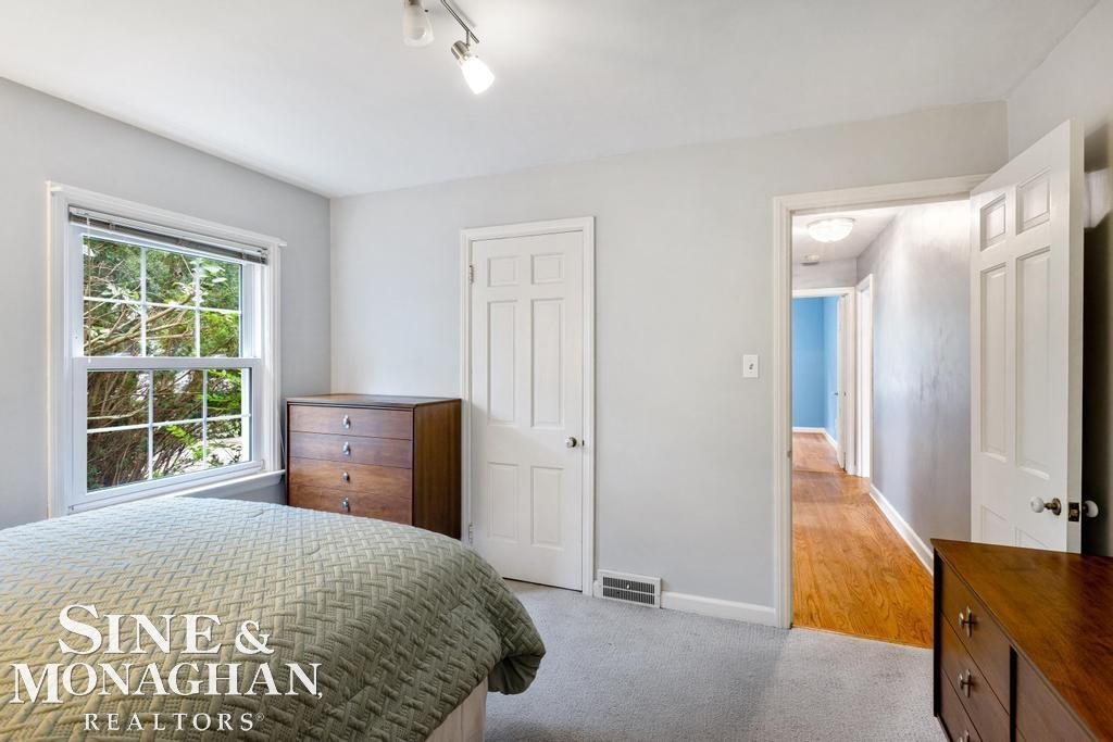 884 Hawthorne Road Grosse Pointe, MI 48236 - Photo 16 of 36 50121865-15.JPG