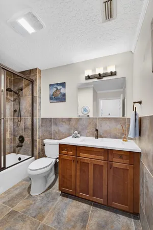 $3,750 | 911 Oak Harbour Drive, Juno Beach, FL 33408