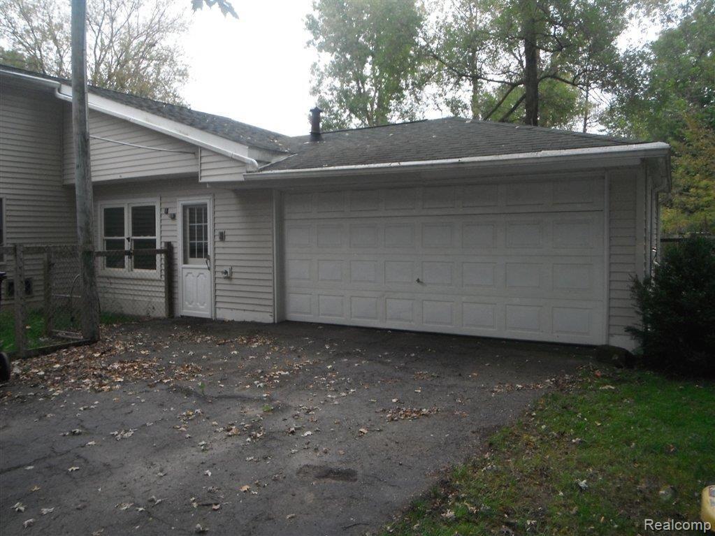 24917 Karr Road Belleville, MI 48111 - Photo 3 of 23 DSCF0301.JPG