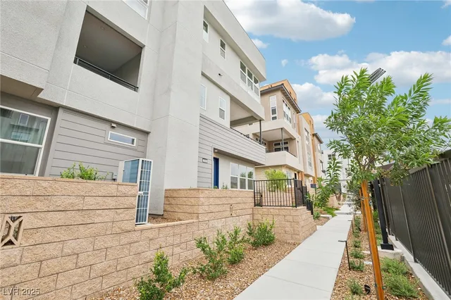 $699,000 | 2509 Silent Vw Avenue, Henderson, NV 89044