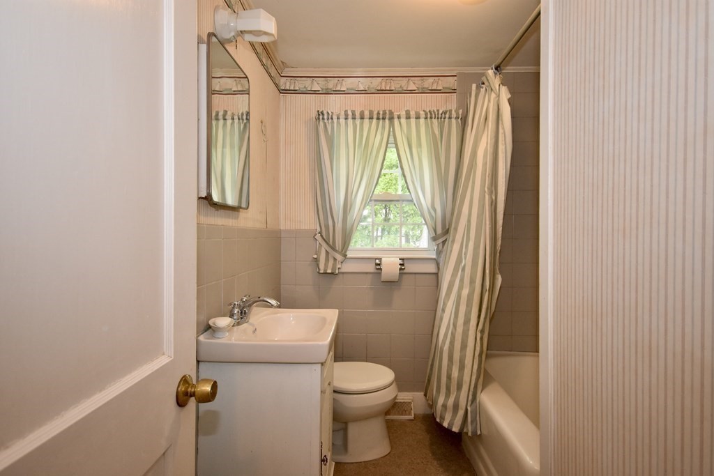 356 Marion Road Wareham, MA 02571 - Photo 14 of 29 Gallery Image 14