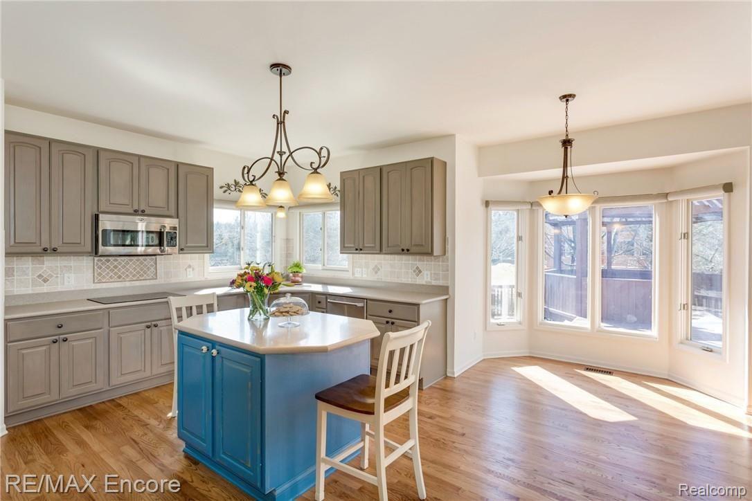 6620 Ridgewood Court Clarkston, MI 48348 - Photo 14 of 33 6620 Ridgewood Ct Clarkston MI-print-012-12-6620 Ridgewood CT-4200x2800-300dpi.jpg