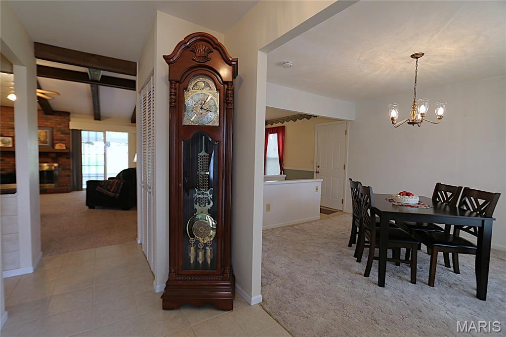 817 Green Ridge Lane St. Peters, MO 63376 - Photo 2 of 31