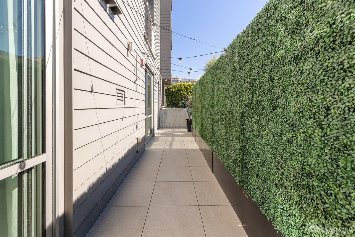 1 Stanyan Street, Unit 24 San Francisco, CA 94118 - Photo 34 of 51 a view of a pathway of a building
