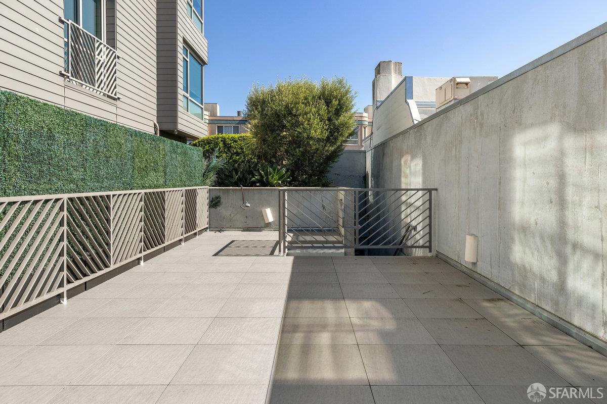1 Stanyan Street, Unit 24 San Francisco, CA 94118 - Photo 51 of 51 a view of a terrace