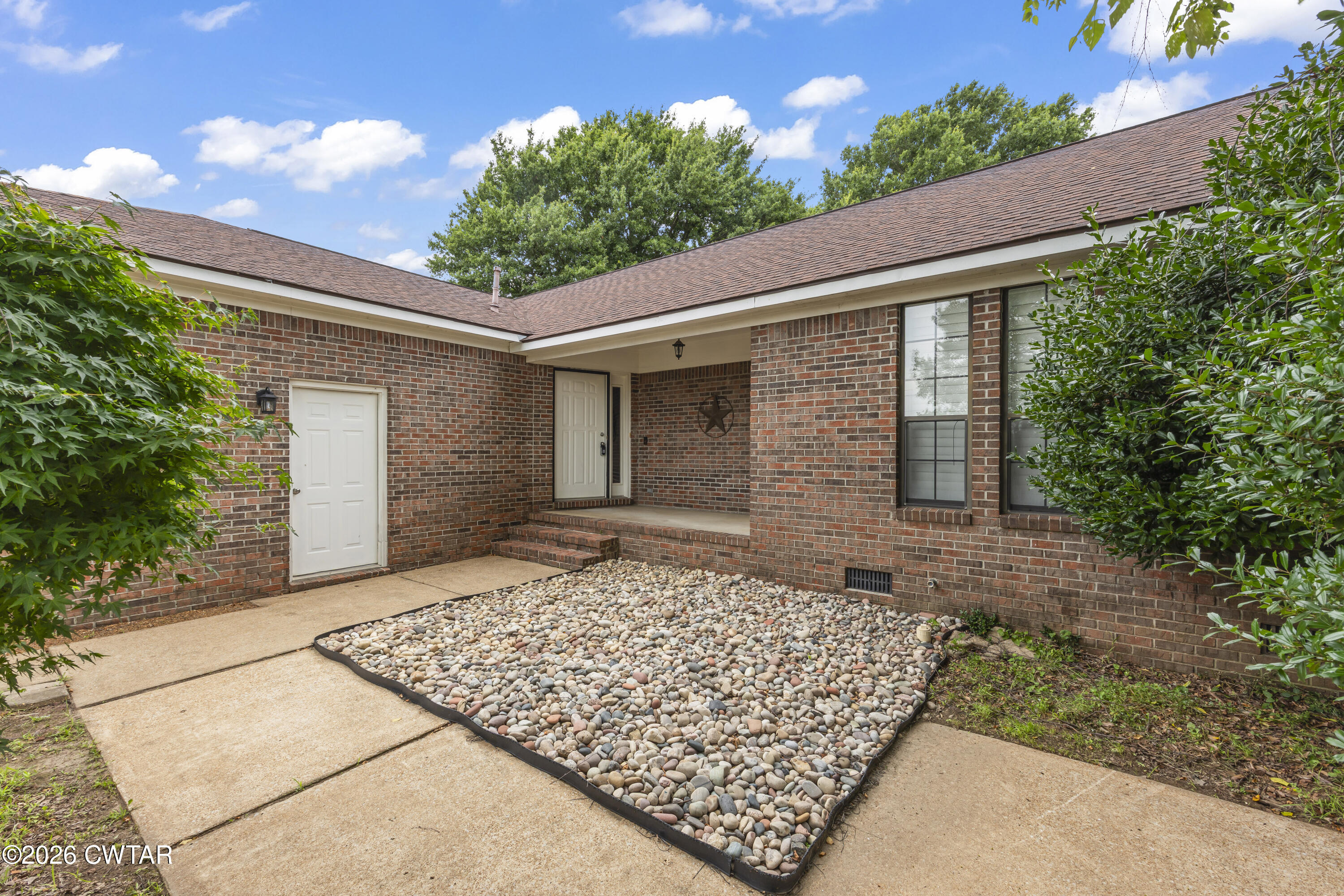 459 Oil Well Road Jackson, TN 38305 - Photo 2 of 13 EN4A8566