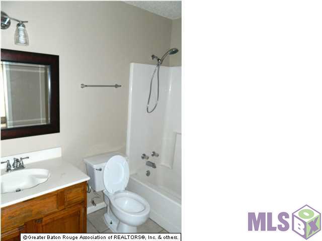 1724 South Brightside View Drive, Unit D Baton Rouge, LA 70820 - Photo 4 of 4