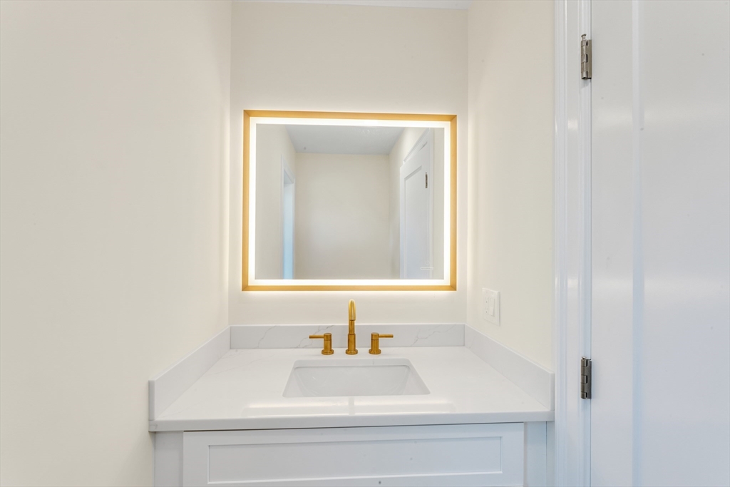 24 Burrwood Road Boston, MA 02132 - Photo 14 of 38 Gallery Image 14