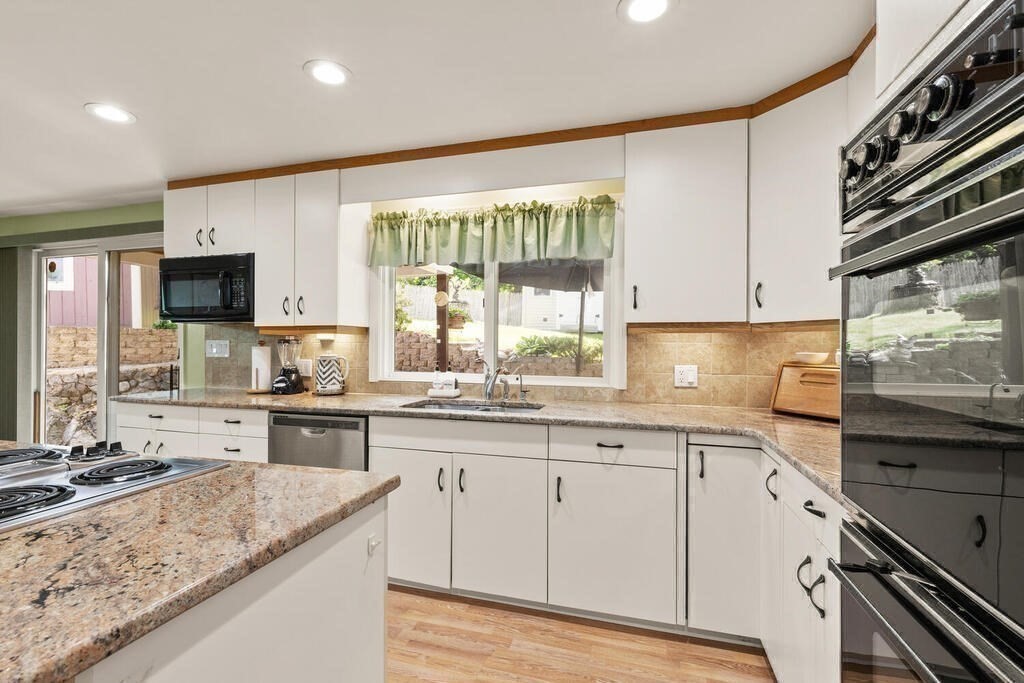 116 Parkview Road Waltham, MA 02452 - Photo 11 of 33 Gallery Image 11