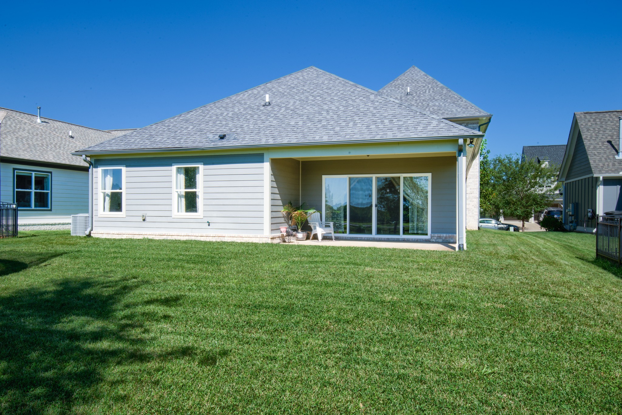 4019 Ryecroft Lane Franklin, TN 37064 - Photo 27 of 35 a front view of a house with a garden