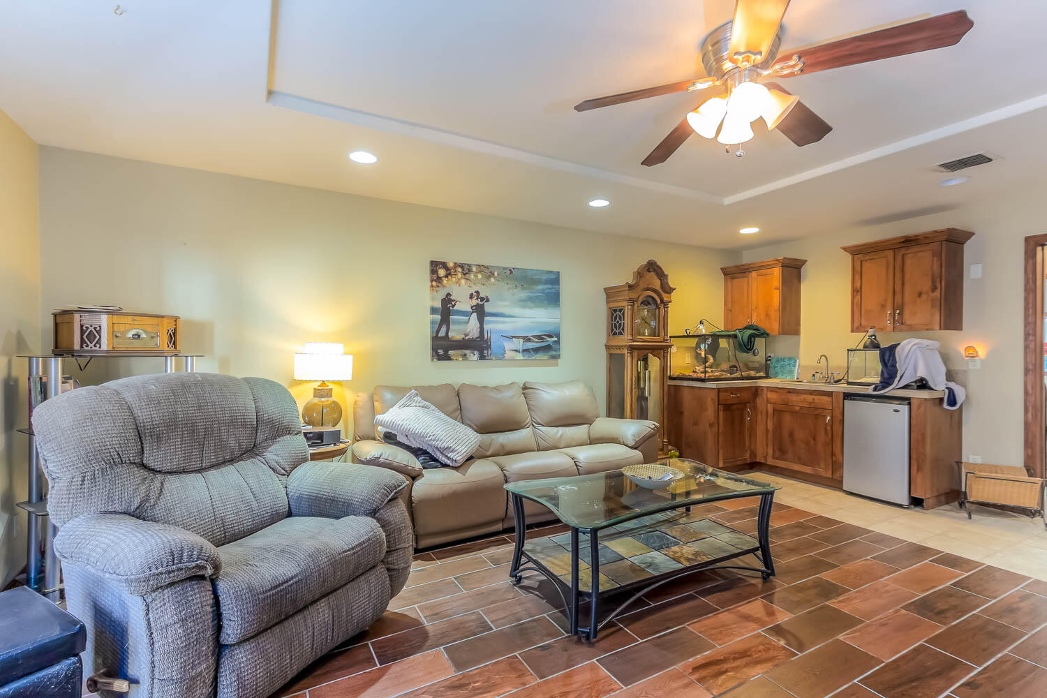 53345 Andrews Road La Pine, OR 97739 - Photo 7 of 42 Main level family room