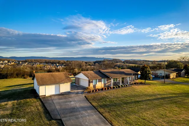 $670,000 | 3526 Ridgeway Trail, Maryville, TN 37801