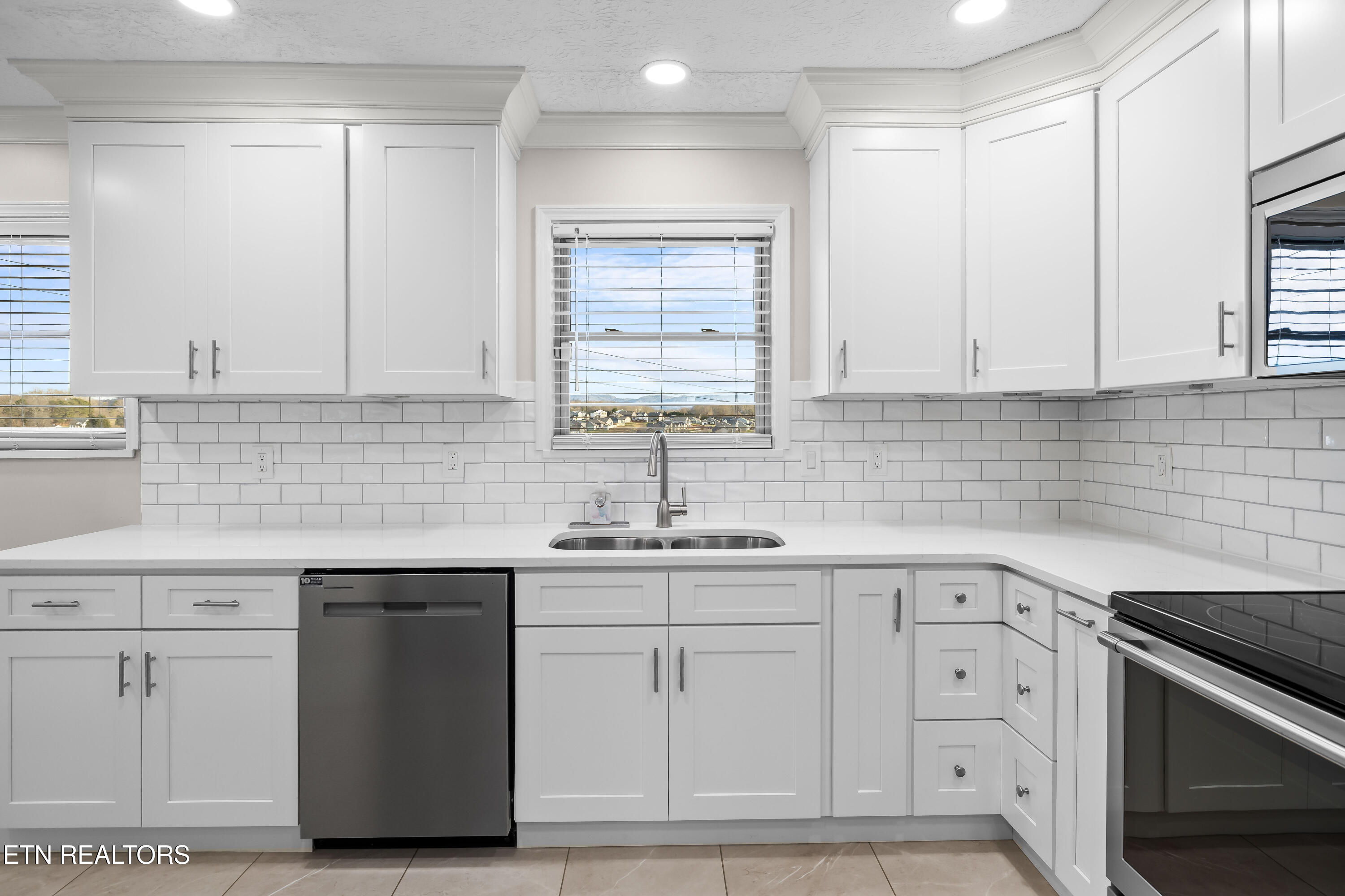 3526 Ridgeway Trail Maryville, TN 37801 - Photo 4 of 59 3526RidgewayTrail-24