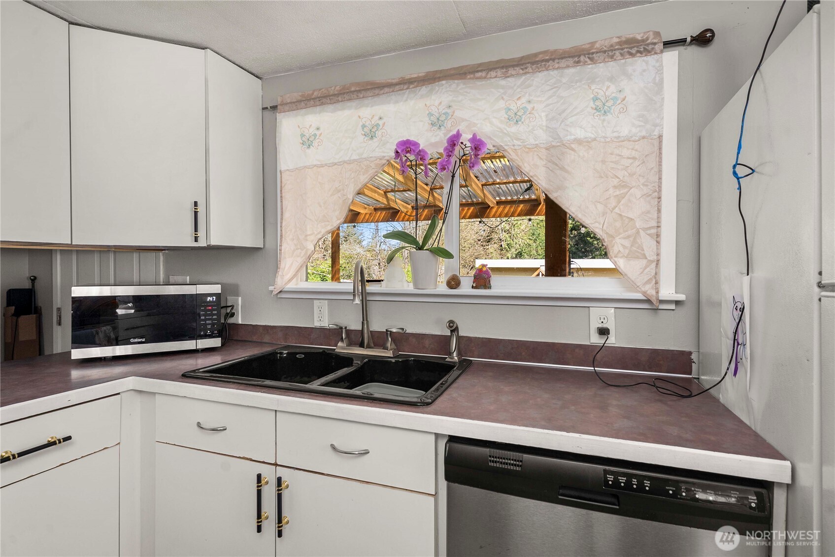 19054 Southeast 164th Street Renton, WA 98058 - Photo 10 of 28 Gallery Image 10