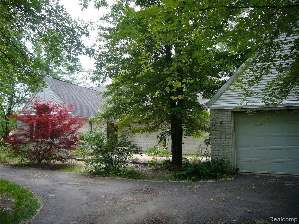 21660 Carleton West Road Belleville, MI 48111 - Photo 3 of 9 P1100942