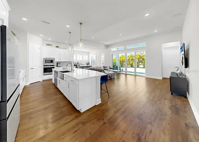 $625,000 | 5514 Limelight Drive, Apollo Beach, FL 33572