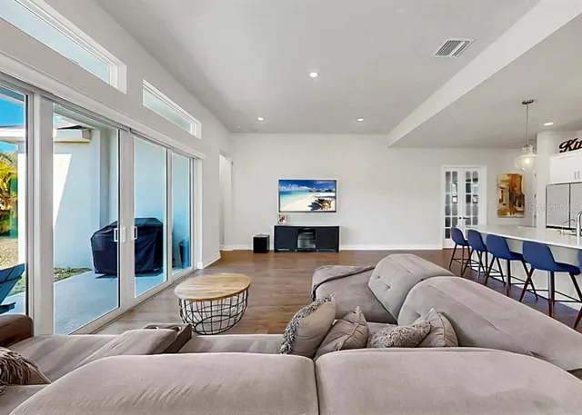 $625,000 | 5514 Limelight Drive, Apollo Beach, FL 33572