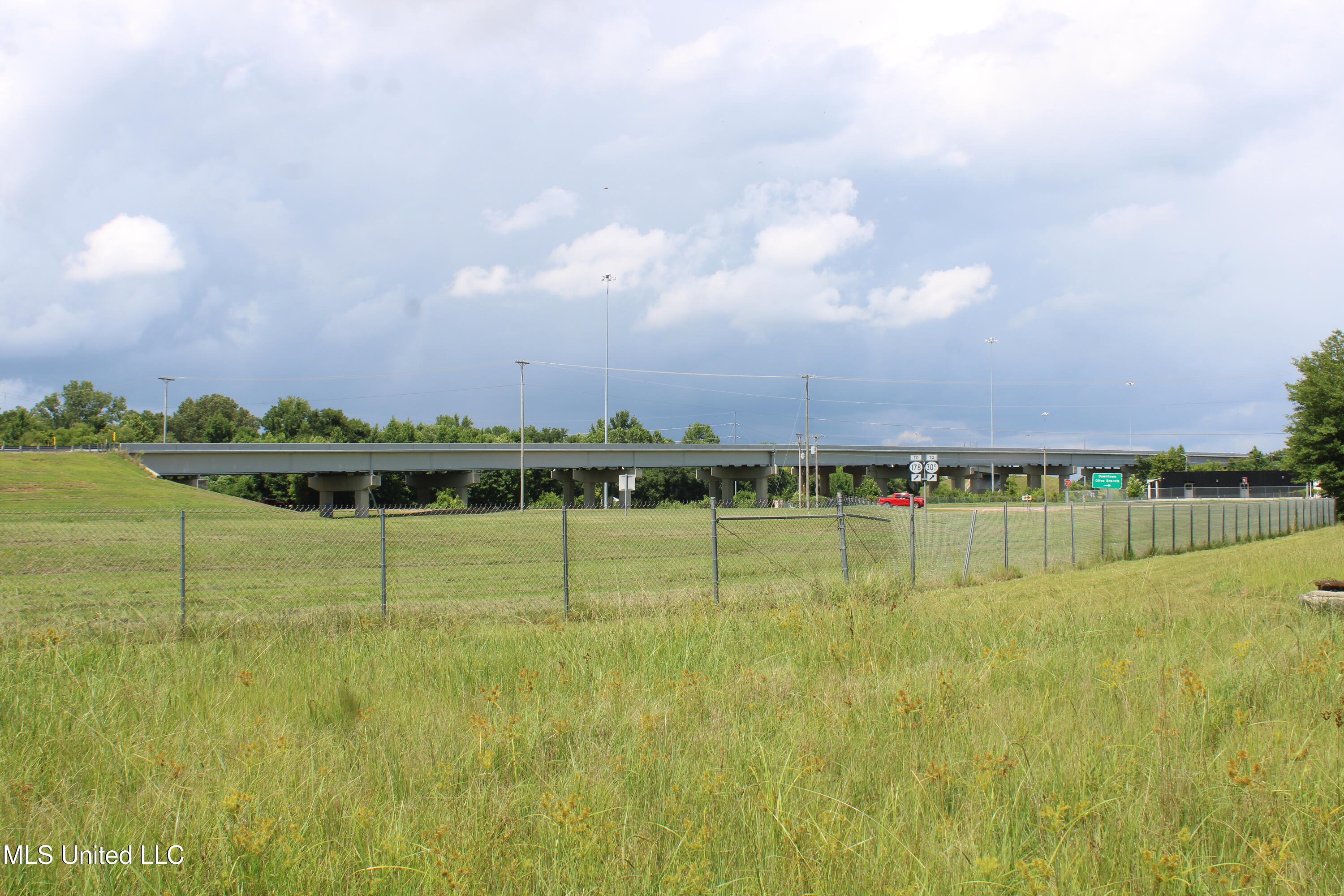 8654 Goodman Road Olive Branch, MS 38654 - Photo 19 of 23 IMG_6323