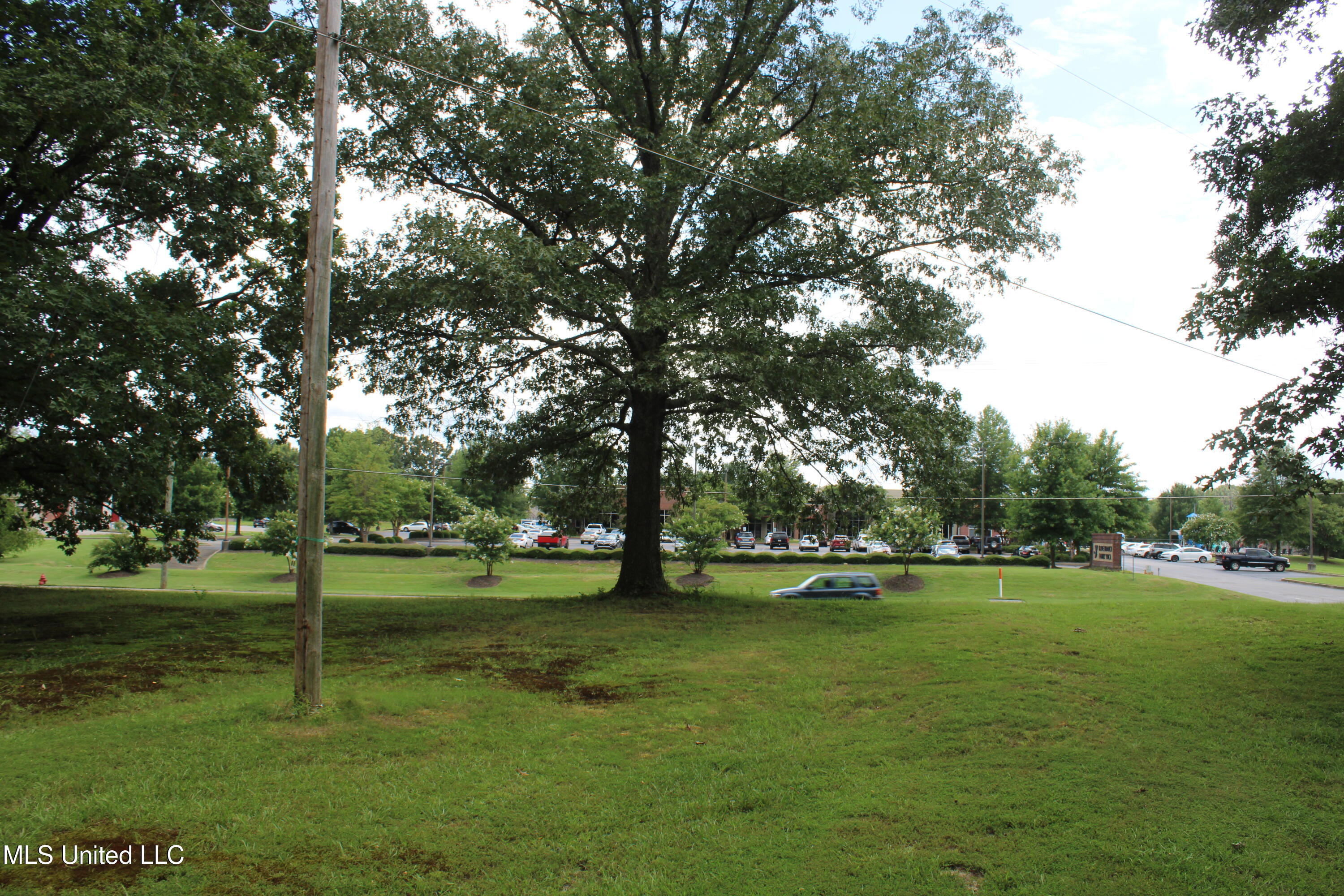 8654 Goodman Road Olive Branch, MS 38654 - Photo 4 of 23 IMG_6304