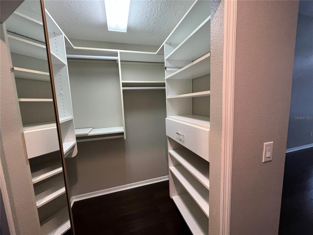 2533 Ridgewind Way Windermere, FL 34786 - Photo 20 of 33 a view of walk in closet