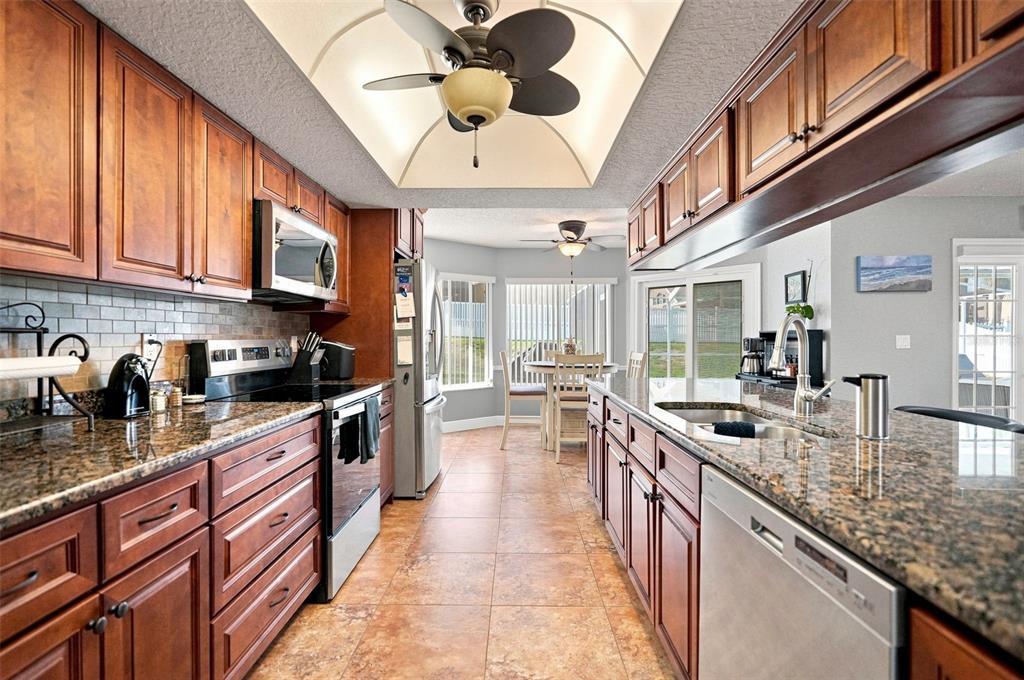 10381 Flag Road Spring Hill, FL 34608 - Photo 9 of 41 Gallery Image 9