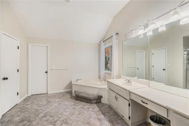 $350,000 | 17005 East 43rd Terrace Court South, Independence, MO 64055