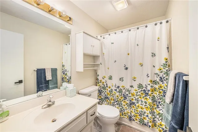 $350,000 | 17005 East 43rd Terrace Court South, Independence, MO 64055