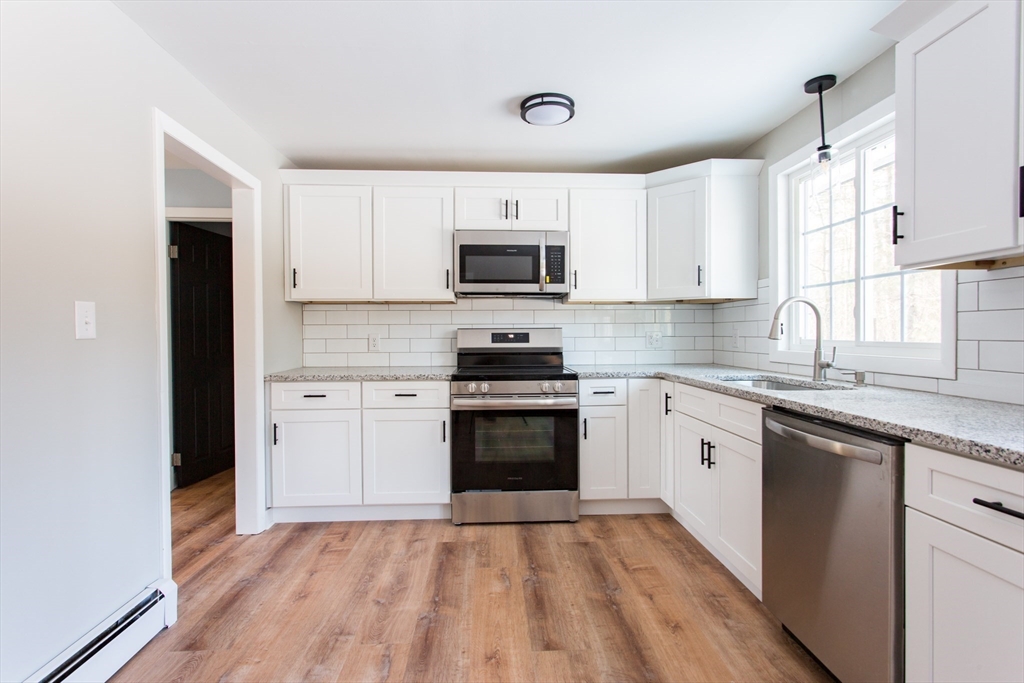 886 Brimfield Road Warren, MA 01083 - Photo 5 of 33