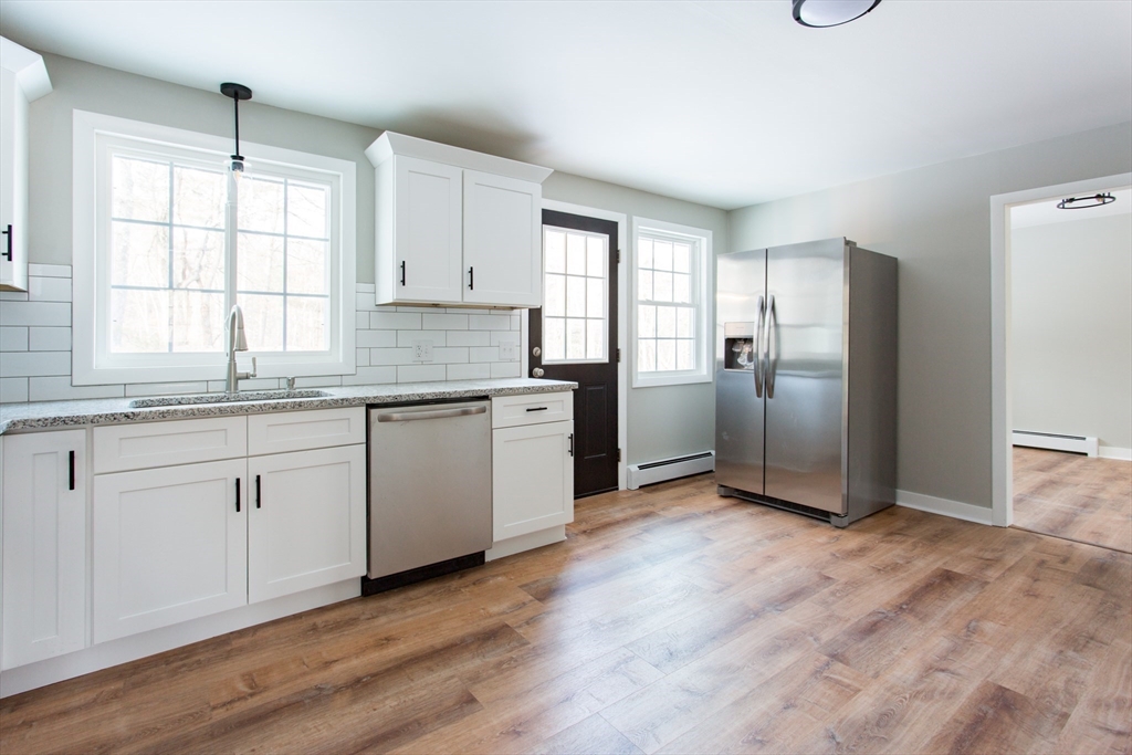886 Brimfield Road Warren, MA 01083 - Photo 6 of 33