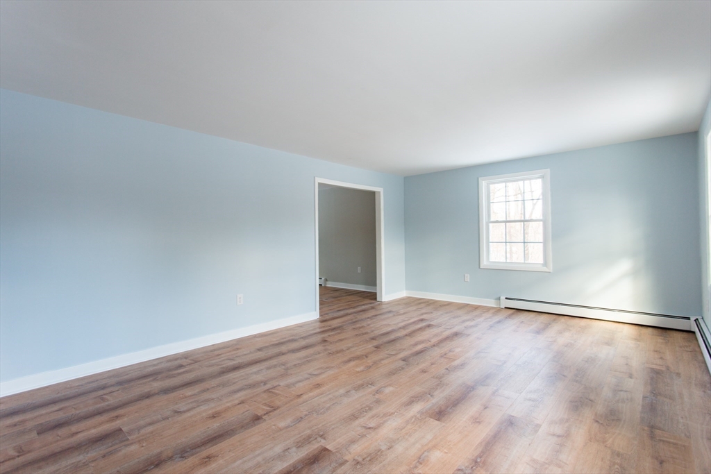 886 Brimfield Road Warren, MA 01083 - Photo 9 of 33