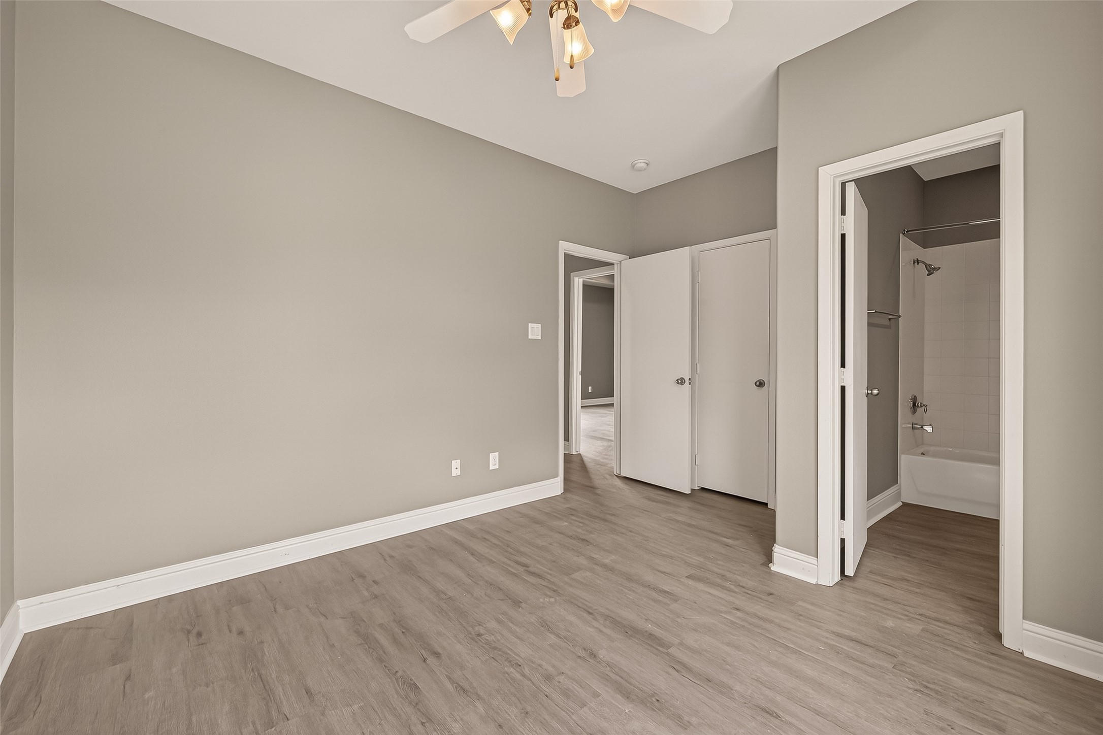 1107 St Charles Street Houston, TX 77003 - Photo 5 of 37 a view of an empty room with wooden floor