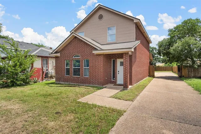 $379,900 | 1520 Bagby Avenue, Waco, TX 76706