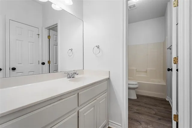 $379,900 | 1520 Bagby Avenue, Waco, TX 76706