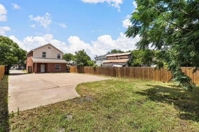 $379,900 | 1520 Bagby Avenue, Waco, TX 76706