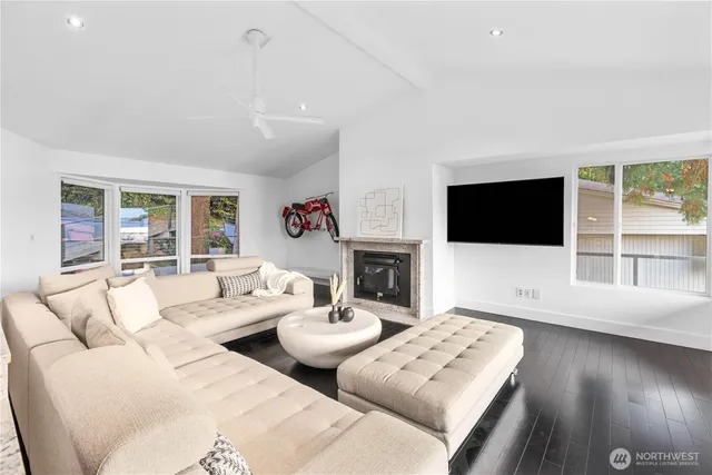 $2,200,000 | 15733 25th Avenue Southwest, Burien, WA 98166